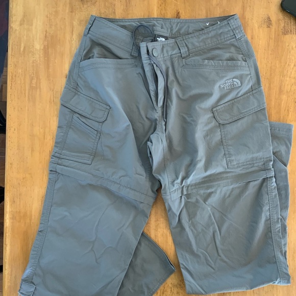 North Face GREAT CONDITION Grey Pants and/or Shorts - Picture 1 of 5